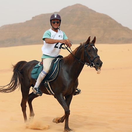 Отель Wadi Rum Caeser Camp Экстерьер фото