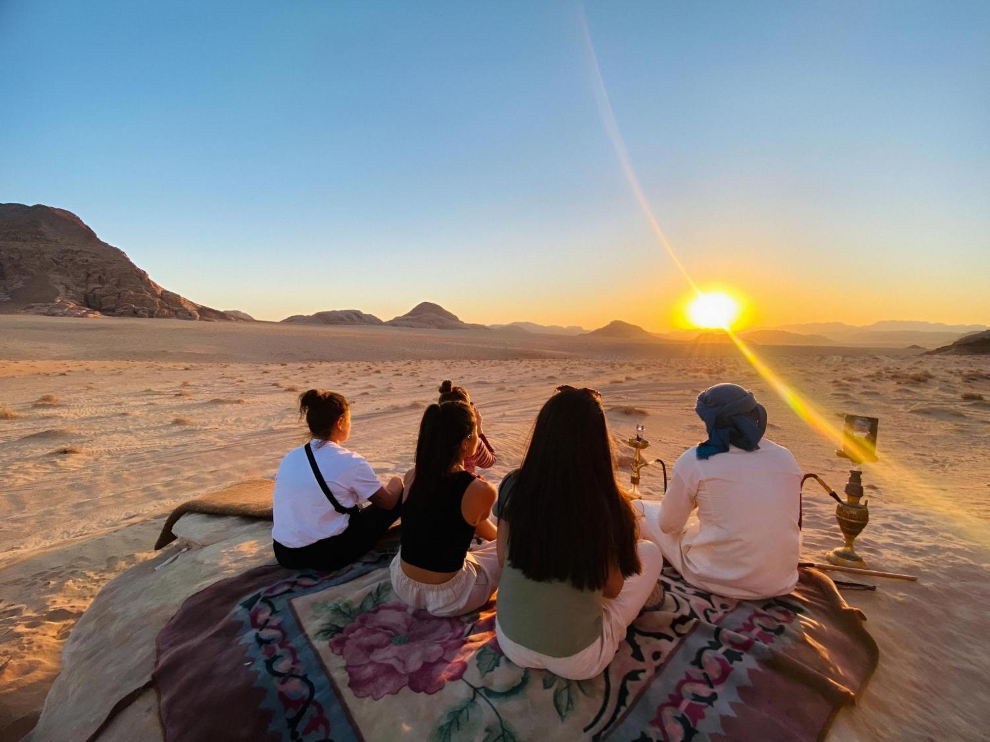Отель Wadi Rum Caeser Camp Экстерьер фото