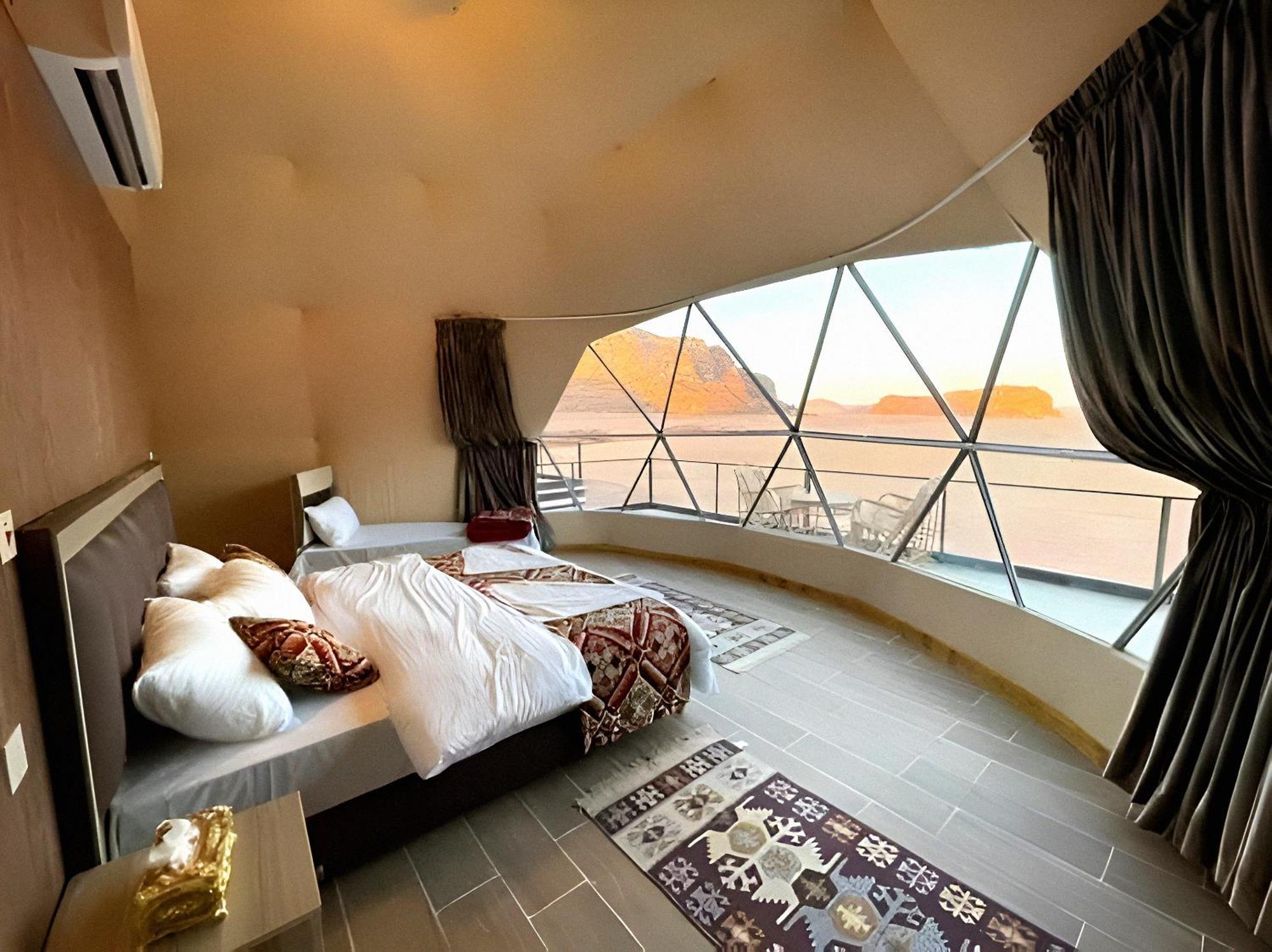 Отель Wadi Rum Caeser Camp Экстерьер фото